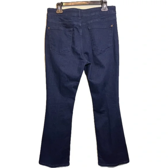 Pilcro - Anthropologie - The Icon - Flare Mid Rise Jean - Picture 5 of 6